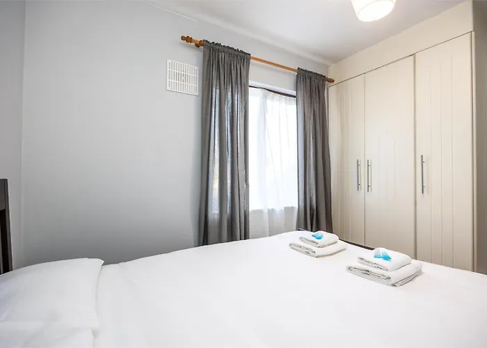 Chic 2bed With Canal Views-15 Min To Kilmainham Gaol דירה *